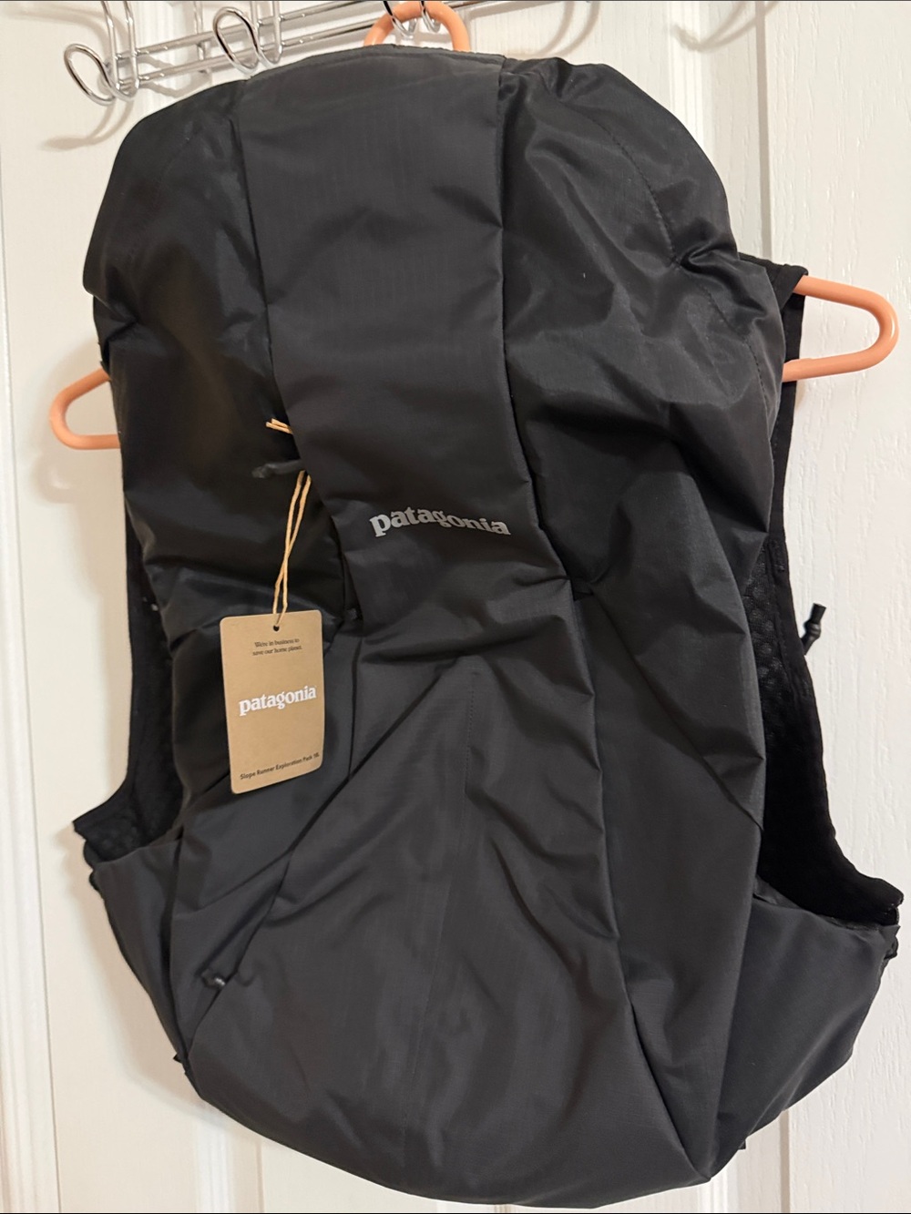 Patagonia Slope Runner Exploration Pack 18L  style 49495, Black
Size S - Picture 2 of 5